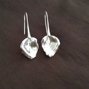 Stella & Dot Esmee Leaf earrings